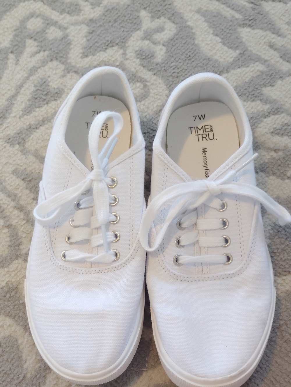 Time and Tru White Canvas Lace-Up Sneakers